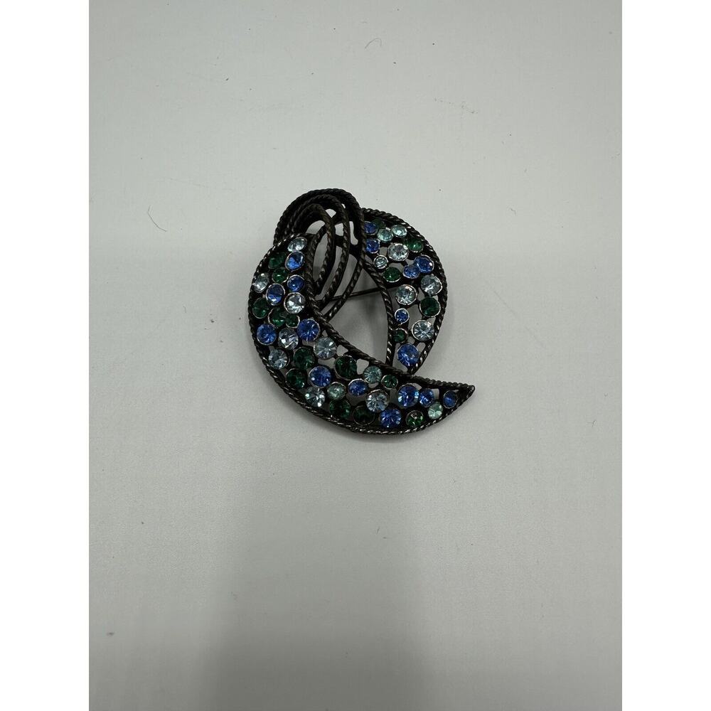 Vintage Kramer Of New York Brooch Dark & Light Blue With Green Stones Signed